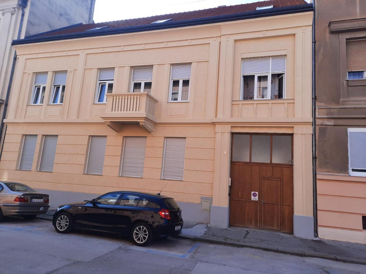 Albert Home Karlovac Buitenkant foto