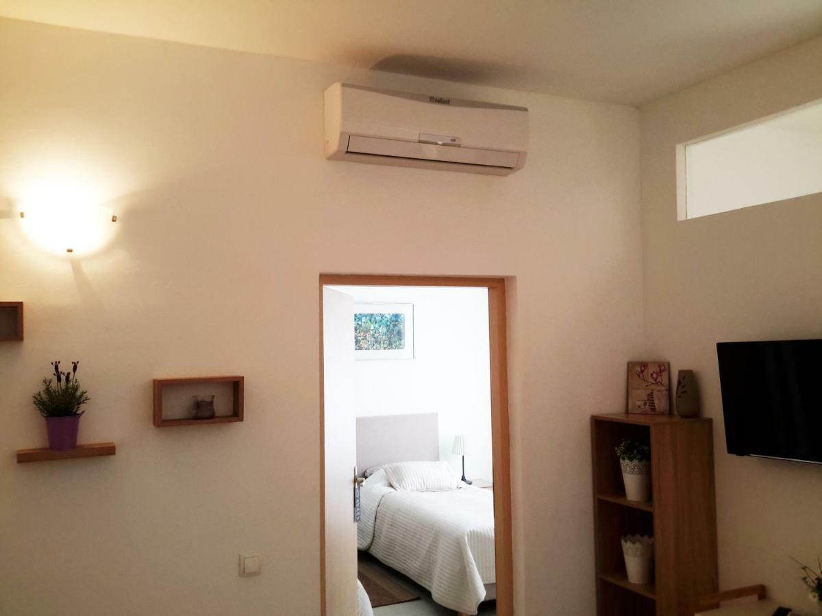 Albert Home Karlovac Buitenkant foto