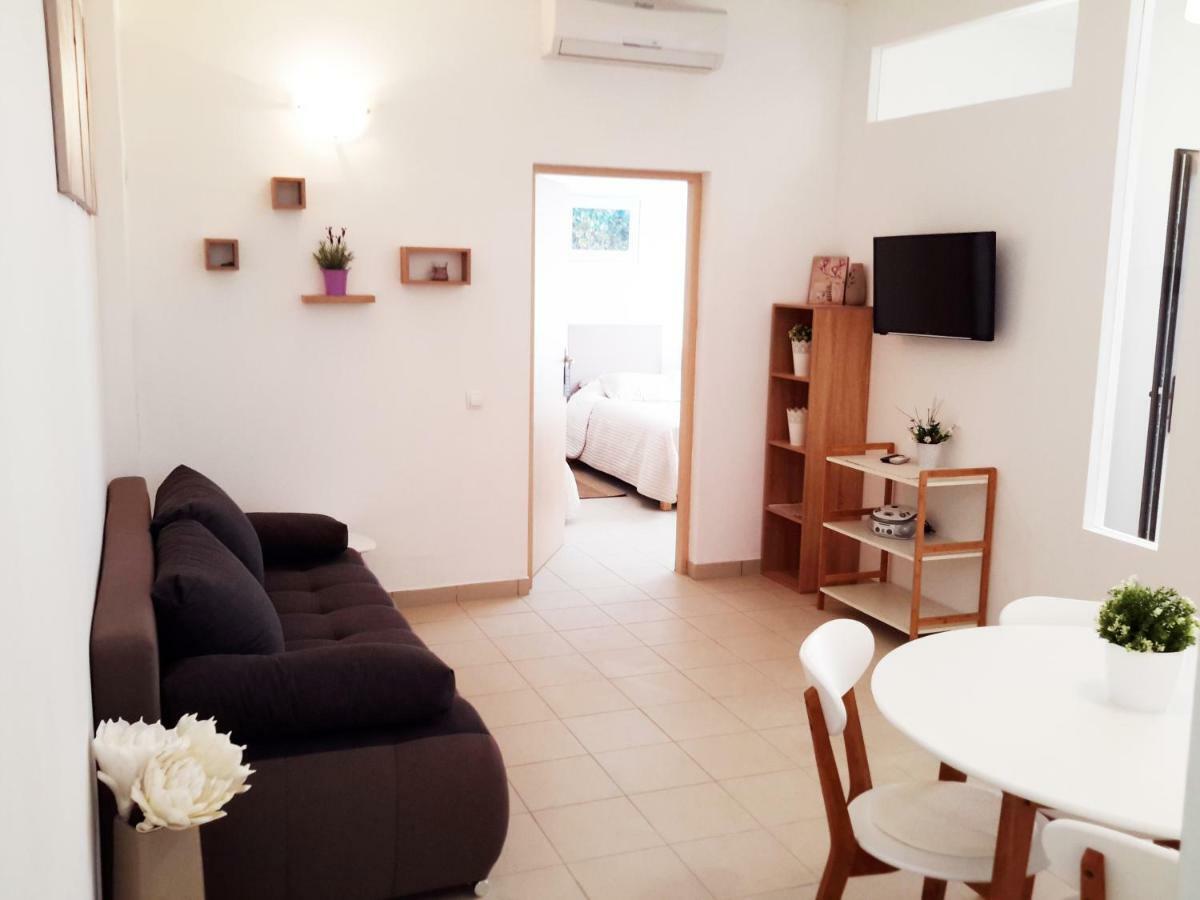 Albert Home Karlovac Buitenkant foto