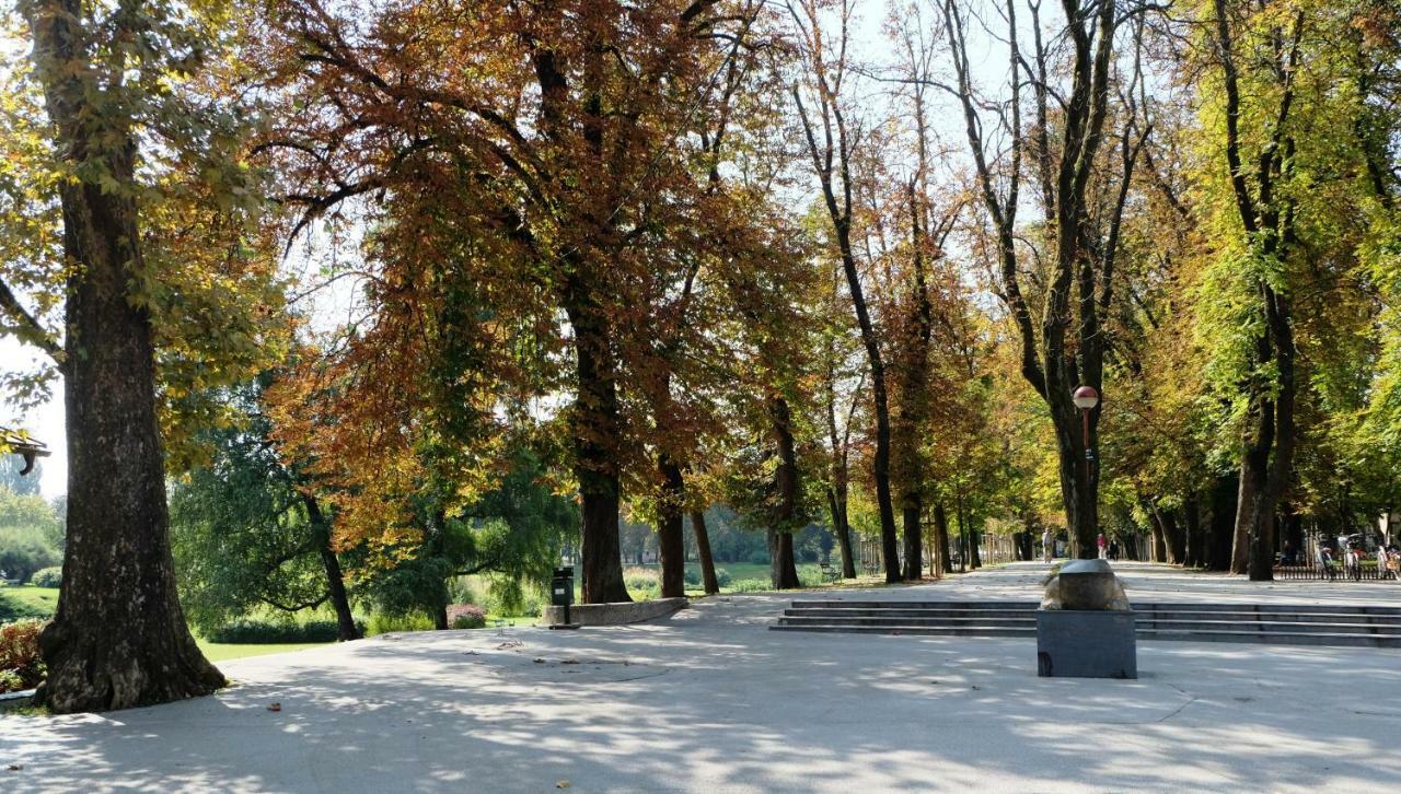 Albert Home Karlovac Buitenkant foto