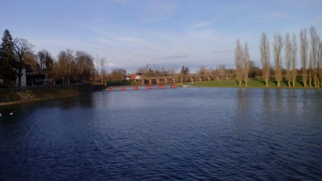Albert Home Karlovac Buitenkant foto