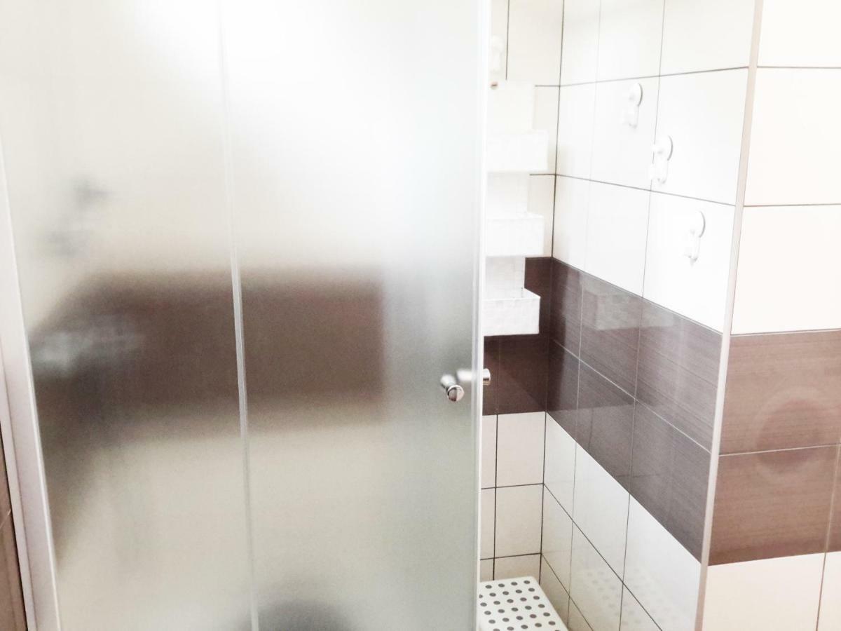 Albert Home Karlovac Buitenkant foto