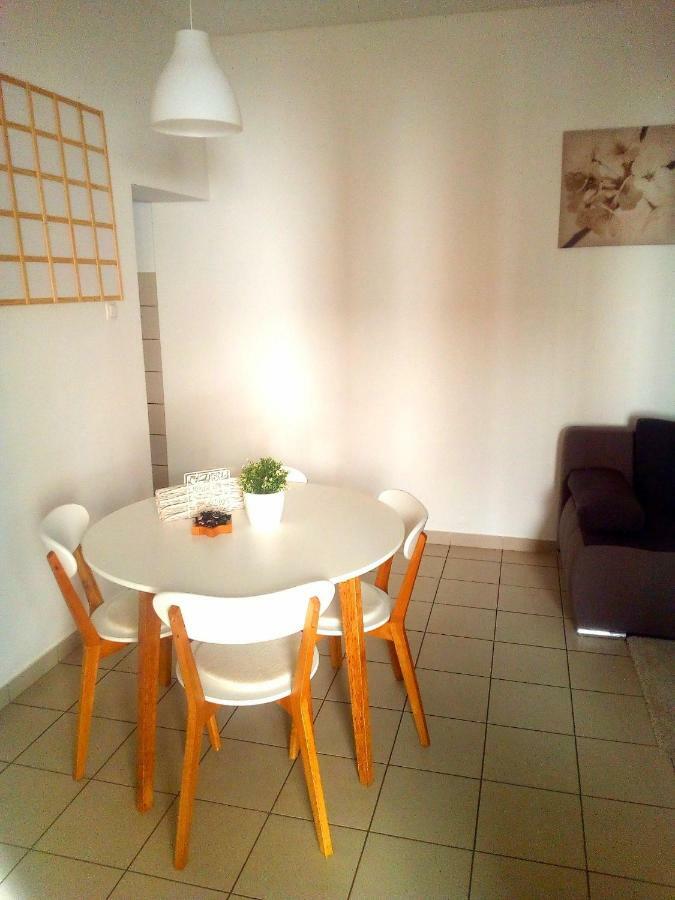Albert Home Karlovac Buitenkant foto